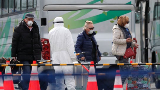 Mueren dos japoneses infectados por el coronavirus que viajaban en el 'Diamond Princess'