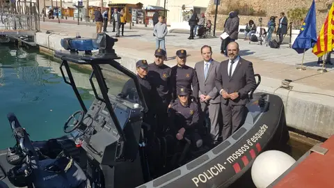 Los mossos d'esquadra presentan a su unidad marítima Los mossos d'esquadra presentan a su unidad marítima