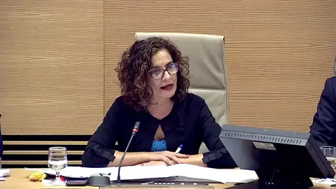 Hacienda quiere acabar con las bajadas de impuestos de las comunidades del PP Hacienda quiere acabar con las bajadas de impuestos de las comunidades del PP