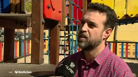 Los padres de un niño con autismo severo piden ayuda ante su desesperada situación Los padres de un niño con autismo severo piden ayuda ante su desesperada situación