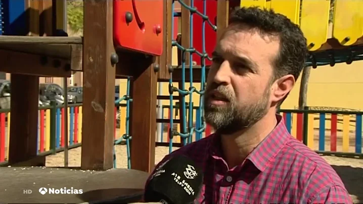 Los padres de un ni&ntilde;o con autismo severo piden ayuda ante su desesperada situaci&oacute;n