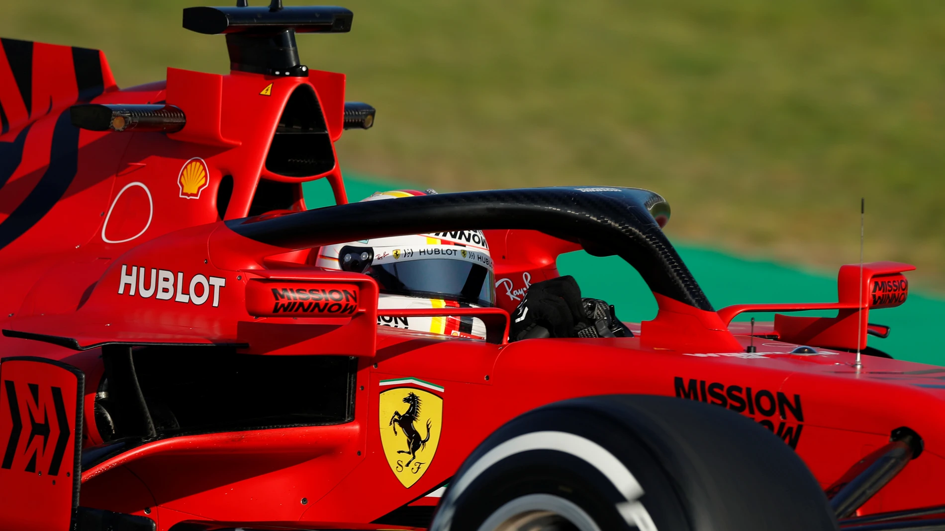 Sebastian Vettel pilota el SF1000 en Montmeló Sebastian Vettel pilota el SF1000 en Montmeló
