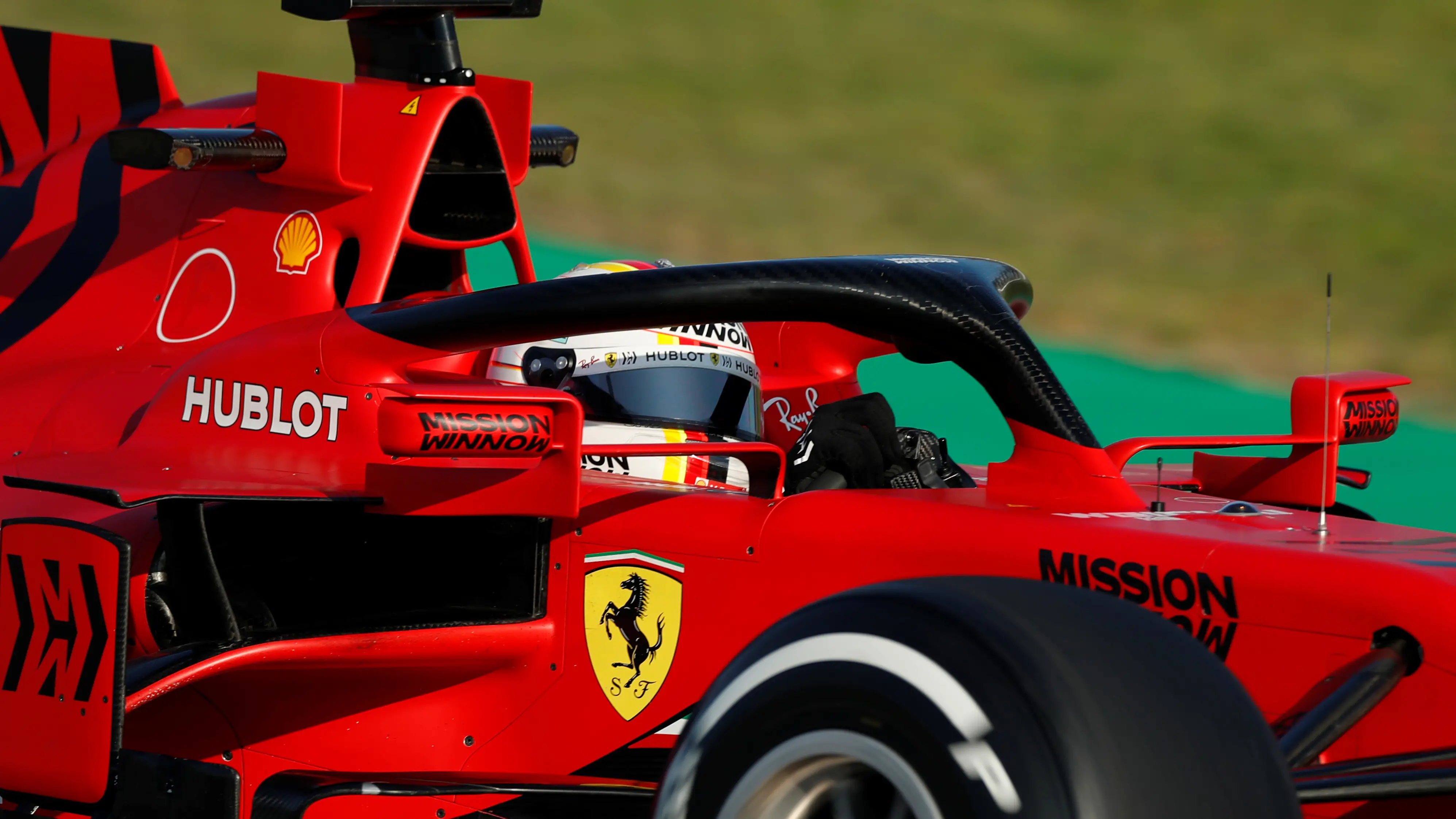 Sebastian Vettel pilota el SF1000 en Montmel&oacute;