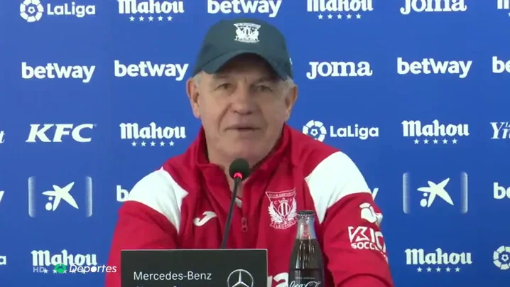 Aguirre explota: "Nos han chingado, somos &uacute;ltimos y nos zumban a dos jugadores"