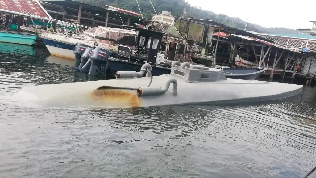 Las autoridades de Panamá interceptan un semisumergible con cinco toneladas de droga y cuatro personas a bordo Las autoridades de Panamá interceptan un semisumergible con cinco toneladas de droga y cuatro personas a bordo