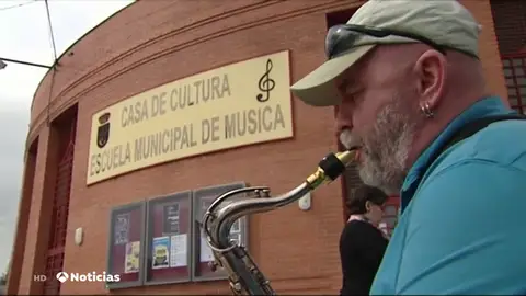 Una escuela de música en Torremolinos lleva 11 días sin luz porque el Ayuntamiento no paga las facturas Una escuela de música en Torremolinos lleva 11 días sin luz porque el Ayuntamiento no paga las facturas