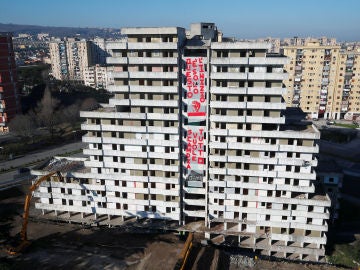 Derrumban las 'Velas' de Scampia, en Italia