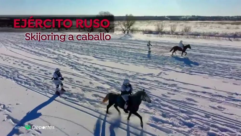El revolucionario entrenamiento del Ejército ruso que mezcla equitación y esquí