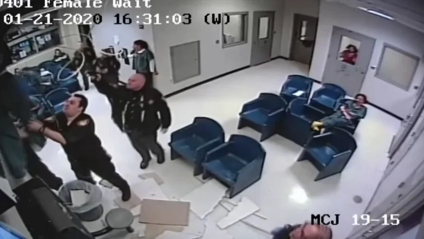 La hilarante fuga de una presa en Estados Unidos: termina despalmándose La hilarante fuga de una presa en Estados Unidos: termina despalmándose