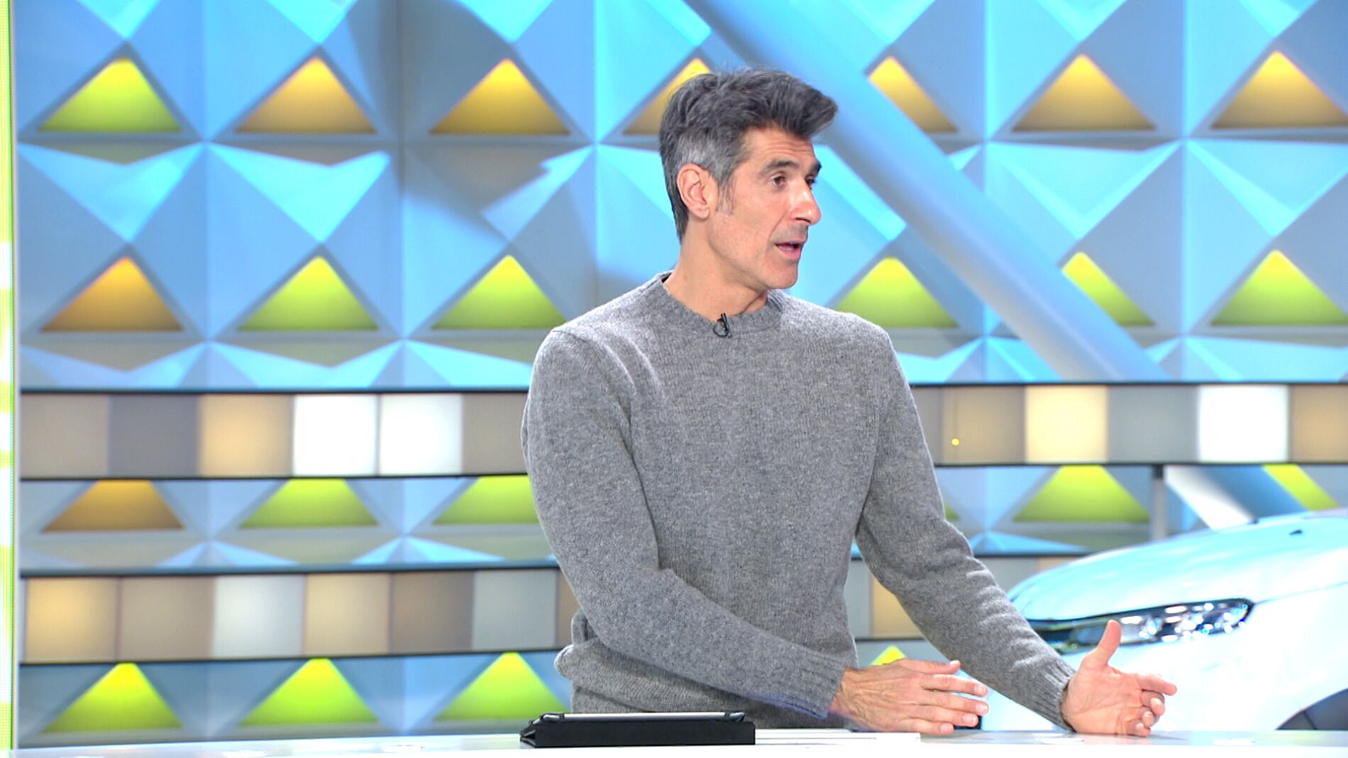 Jorge Fern&aacute;ndez explica uno de los beneficios de vivir en un pueblo en &lsquo;La ruleta de la suerte&rsquo;