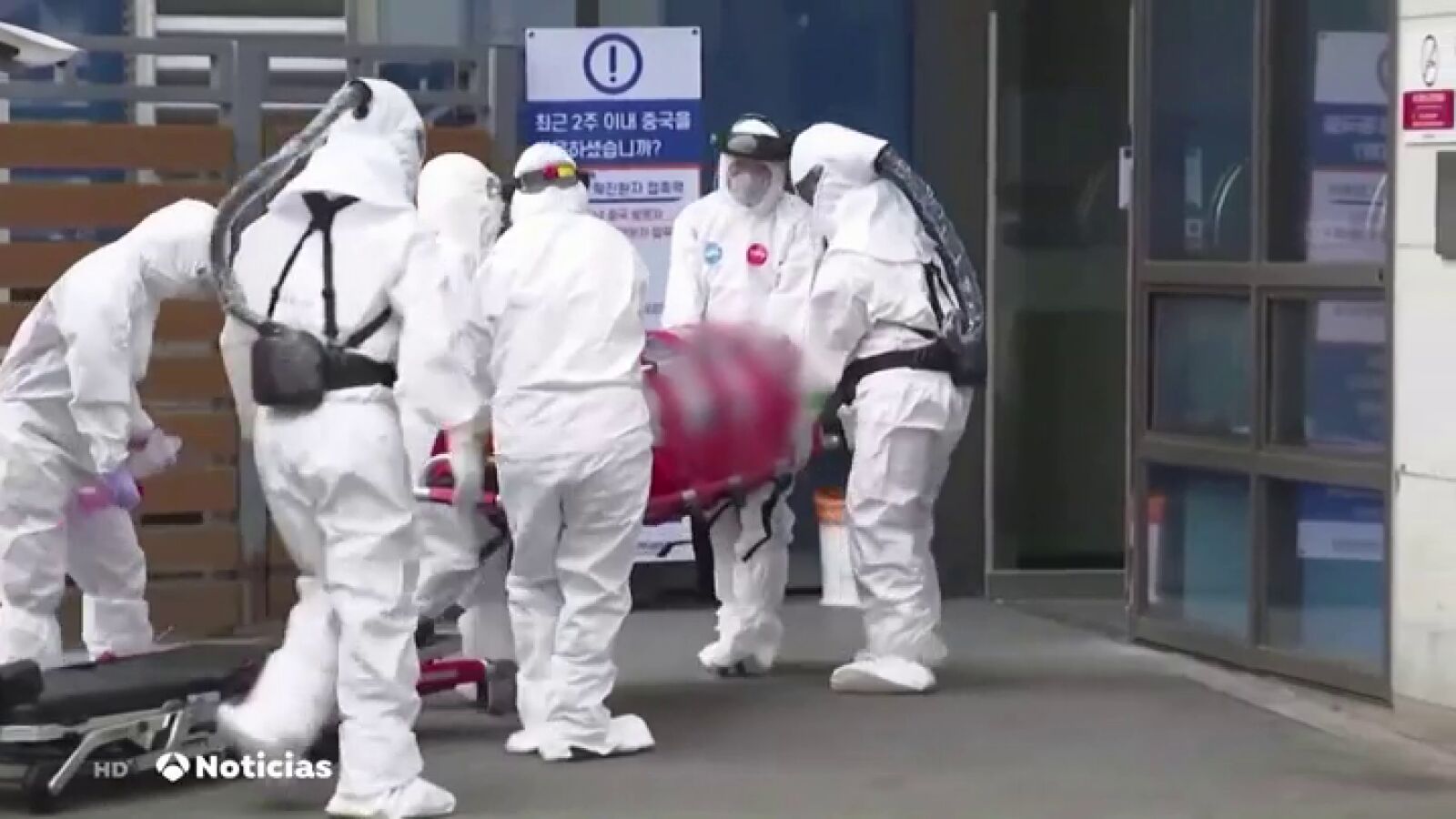 Máxima alerta por coronavirus: las 'cápsulas' en las que trasladan a los infectados en Corea del Sur
