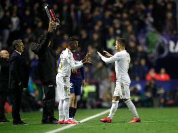 Momento del cambio de Hazard tras su lesión