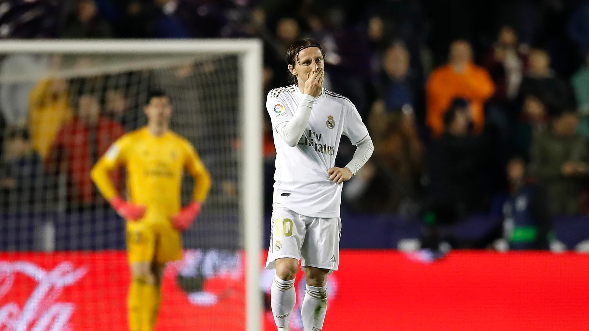 Modric se lamenta tras el gol del Levante