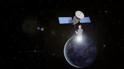 La ingeniosa respuesta de Pedro Duque explicando por qué no se puede mover un satélite con una cuerda La ingeniosa respuesta de Pedro Duque explicando por qué no se puede mover un satélite con una cuerda