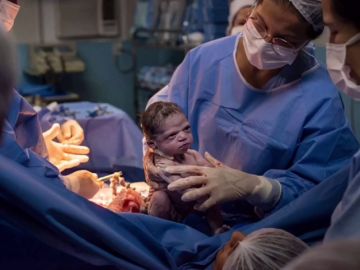 Isabela, la bebé que nació enfadada se vuelve viral