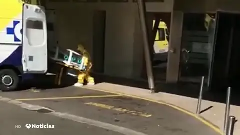 Así ingresaba en el hospital uno de los dos sospechosos de coronavirus en Bilbao Así ingresaba en el hospital uno de los dos sospechosos de coronavirus en Bilbao