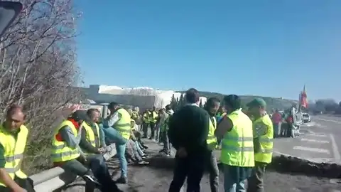 Comienzan a llegar las primeras multas de tráfico por las protestas de los olivareros en las autovías de Jaén Comienzan a llegar las primeras multas de tráfico por las protestas de los olivareros en las autovías de Jaén
