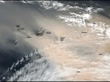 La calima marca en Canarias un récord mundial de contaminación, así captó la NASA la entrada del polvo en suspensión La calima marca en Canarias un récord mundial de contaminación, así captó la NASA la entrada del polvo en suspensión