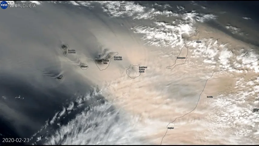 La calima marca en Canarias un récord mundial de contaminación, así captó la NASA la entrada del polvo en suspensión La calima marca en Canarias un récord mundial de contaminación, así captó la NASA la entrada del polvo en suspensión