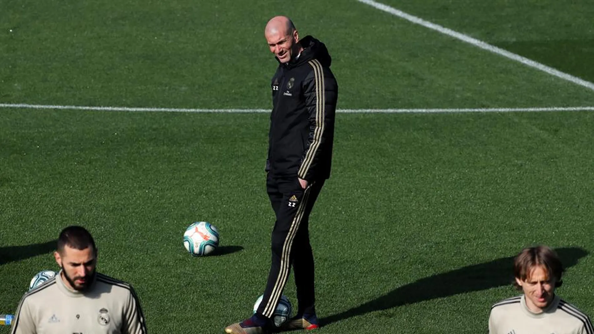 Zidane, en Valdebebas, en un entrenamiento del Real Madrid. Zidane, en Valdebebas, en un entrenamiento del Real Madrid.