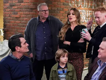 Modern Family - Temporada final - Capítulo 14: Patatas Modern Family - Temporada final - Capítulo 14: Patatas