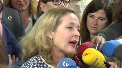 Nadia Calviño pide calma ante la expansión del coronavirus y destaca el sistema de salud público español