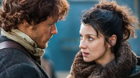 Sam Heughan y Caitriona Balfe en 'Outlander' Sam Heughan y Caitriona Balfe en 'Outlander'