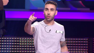 ¿De qué obra se trata? Jose reta a Arturo Valls a adivinar qué clásico del teatro interpreta en '¡Ahora caigo!' 