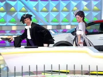 El divertido baile de Jorge Fernández y Laura Moure para celebrar el carnaval El divertido baile de Jorge Fernández y Laura Moure para celebrar el carnaval