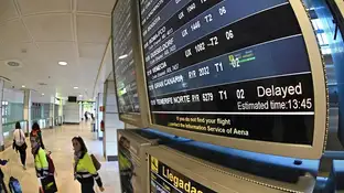 Vuelos con destino a Canarias retrasados en el Aeropuerto de Barajas el lunes Vuelos con destino a Canarias retrasados en el Aeropuerto de Barajas el lunes