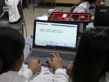 Un programa de robótica apuesta por atraer a las niñas a la ciencia