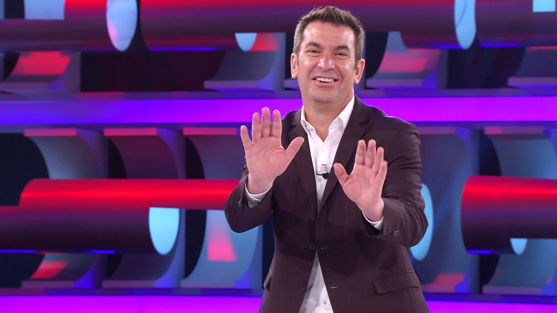 El chiste de Arturo Valls que provoca el 'enfado' de las se&ntilde;oras mayores en '&iexcl;Ahora caigo!'