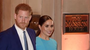El príncipe Harry y Meghan Markle a su llegada a la gala