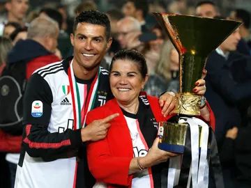 Cristiano Ronaldo con su madre Dolores Aveiro Cristiano Ronaldo con su madre Dolores Aveiro
