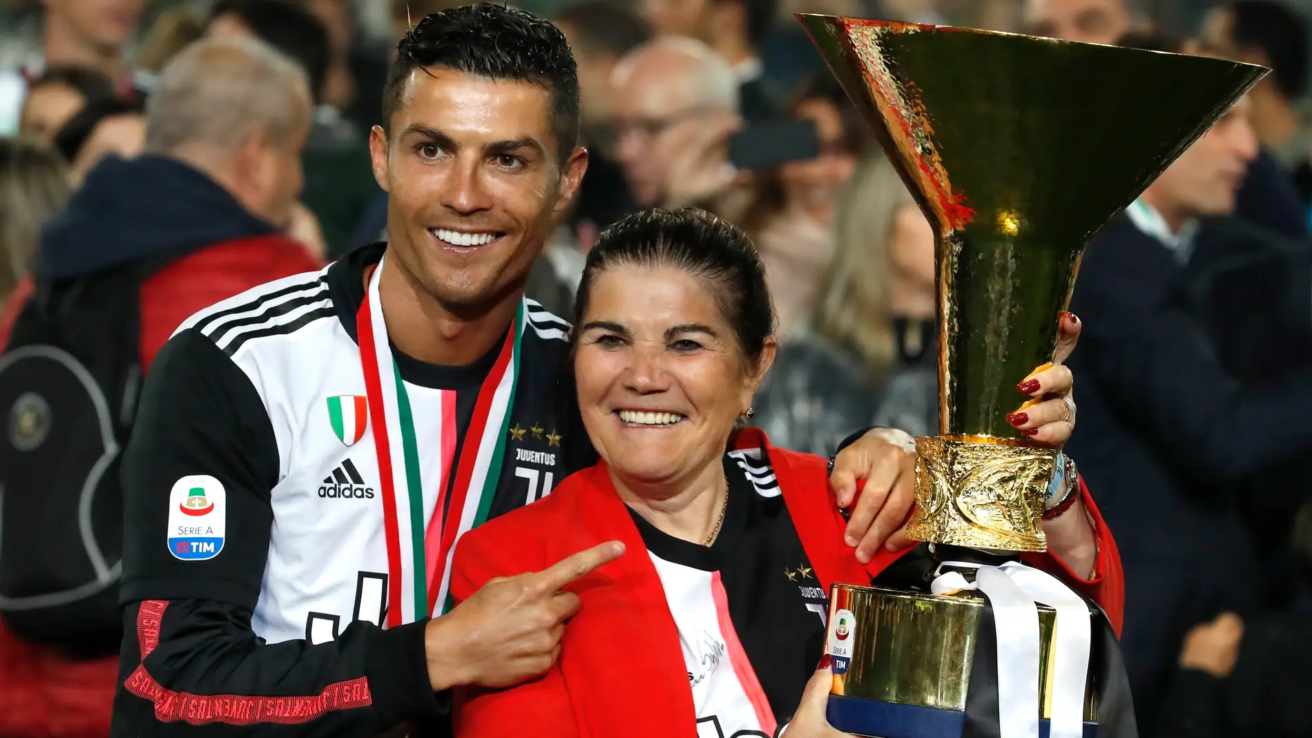 Cristiano Ronaldo con su madre Dolores Aveiro