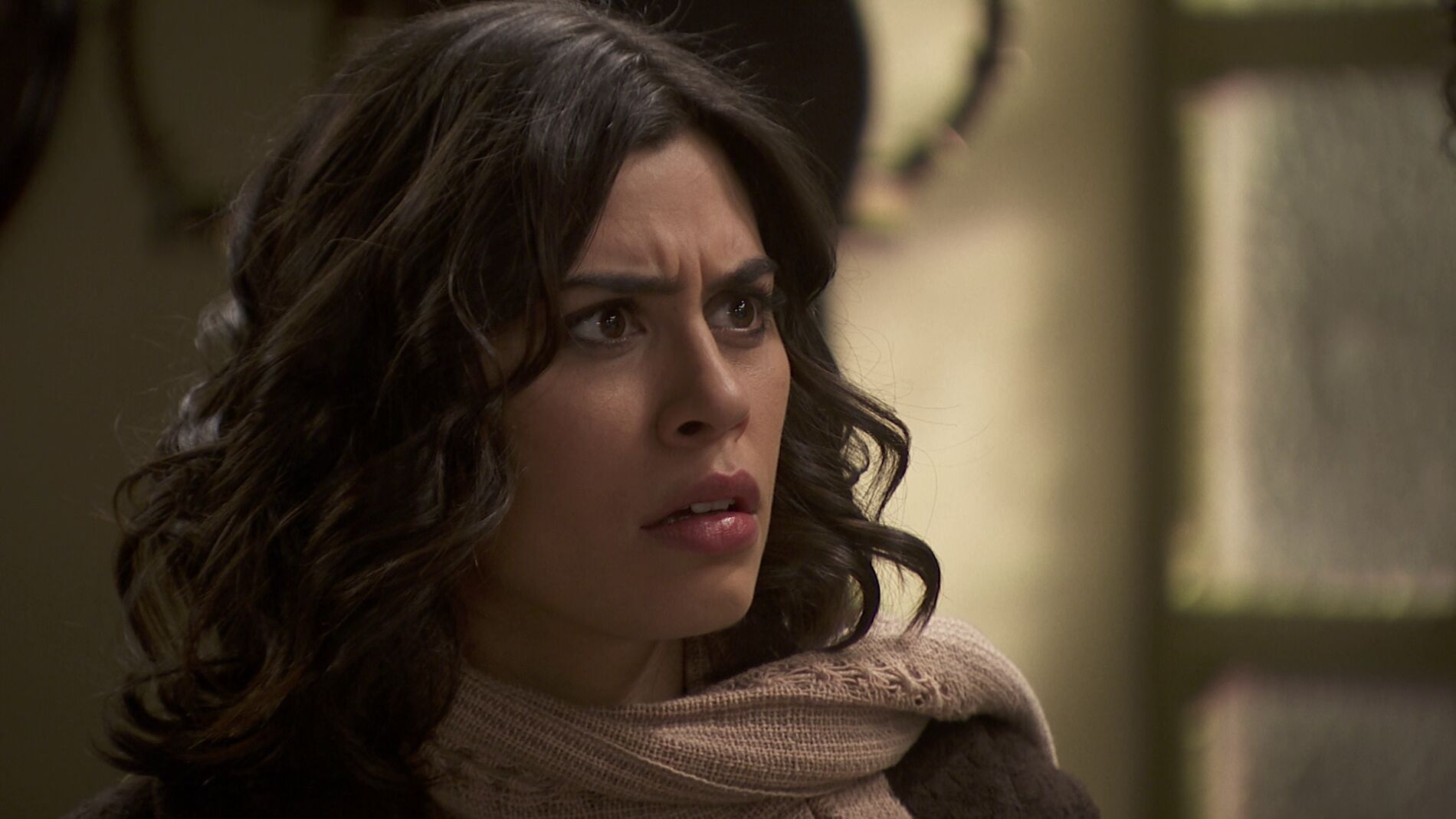 ‘El secreto de Puente viejo’: “Si no te presentas a las elecciones, tu padre saldrá de la cárcel”