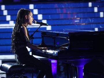 Nerea Rodríguez brilla al piano como Alicia Keys en ‘Fallin’