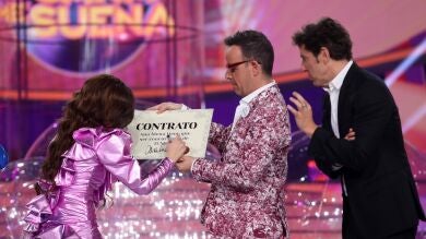 ¡Bienvenida a la familia! El contrato de Ana Mena para ser concursante de la novena edición de ‘Tu cara me suena’