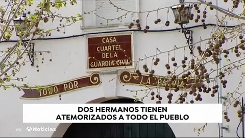 Calañas, un pueblo que vive atemorizado por las peleas y amenazas de dos hermanas Calañas, un pueblo que vive atemorizado por las peleas y amenazas de dos hermanas