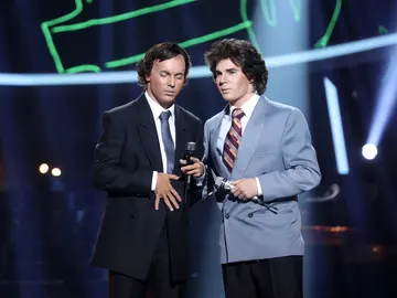 Gemeliers se pelean por una mujer como Julio Iglesias y José Luis Rodríguez El Puma en ‘Torero’ Gemeliers se pelean por una mujer como Julio Iglesias y José Luis Rodríguez El Puma en ‘Torero’