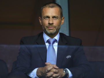 Aleksander Ceferin viendo un partido de la UEFA Super Cup