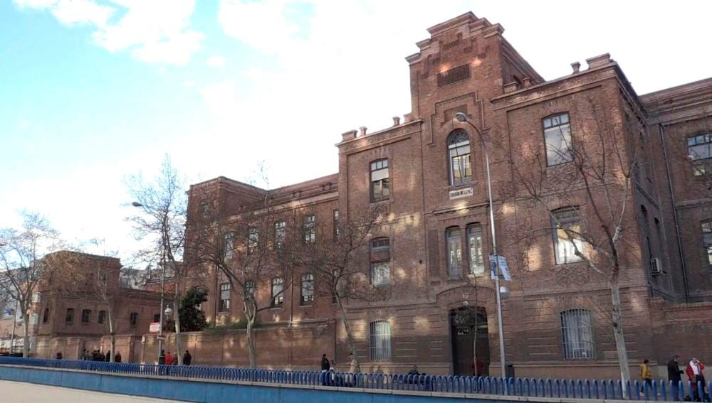 Vista de la fachada de la residencia de mayores de La Paz de Madrid