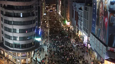 Vista aérea de la manifestación del 8M de Madrid a su paso por la Gran Vía Vista aérea de la manifestación del 8M de Madrid a su paso por la Gran Vía