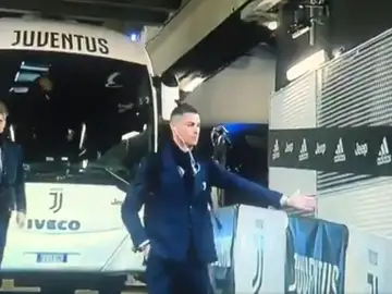 La broma de Cristiano al llegar al Juventus Stadium La broma de Cristiano al llegar al Juventus Stadium