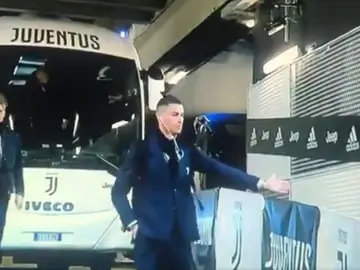 La broma de Cristiano al llegar al Juventus Stadium La broma de Cristiano al llegar al Juventus Stadium