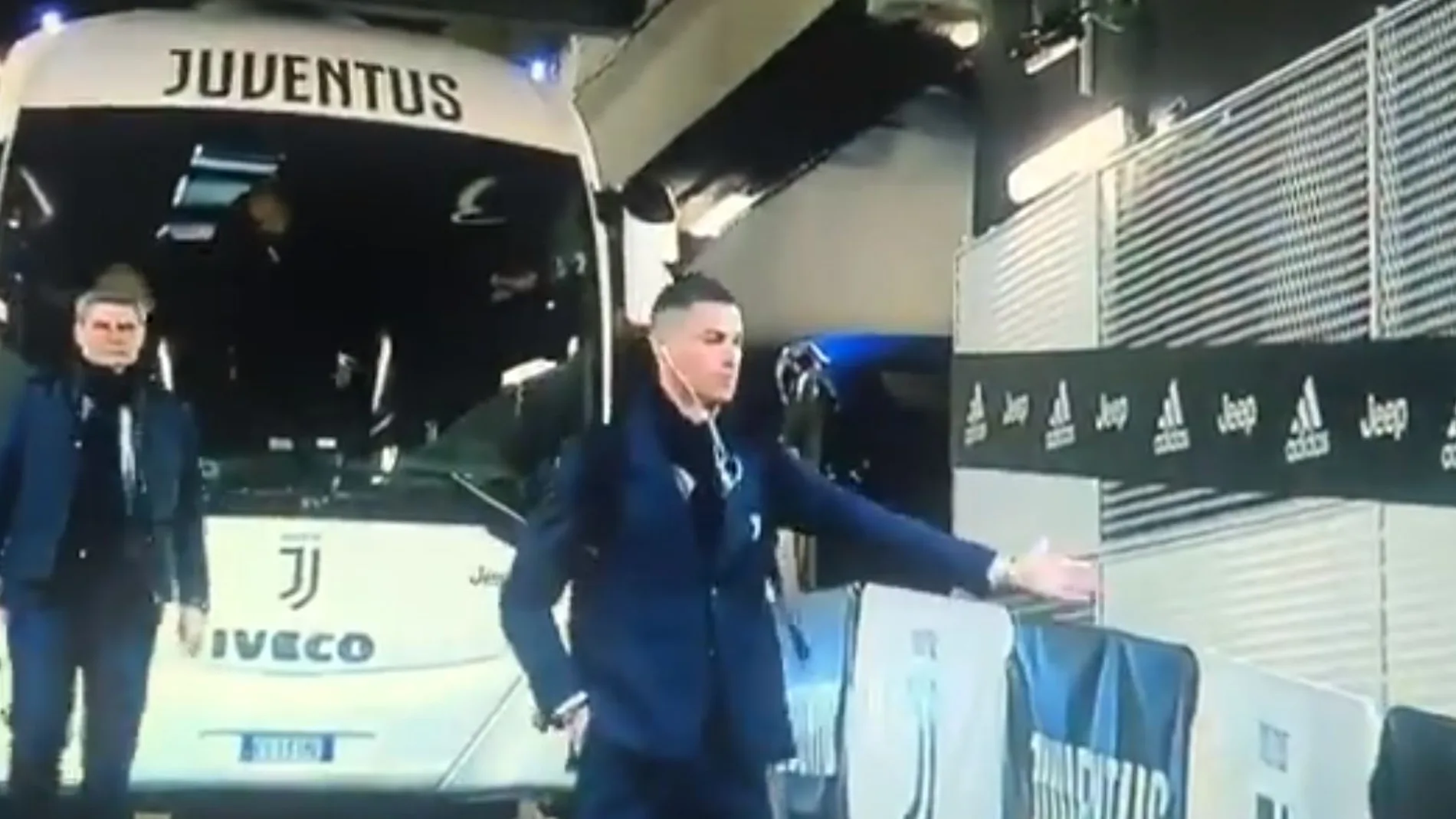 La broma de Cristiano al llegar al Juventus Stadium La broma de Cristiano al llegar al Juventus Stadium
