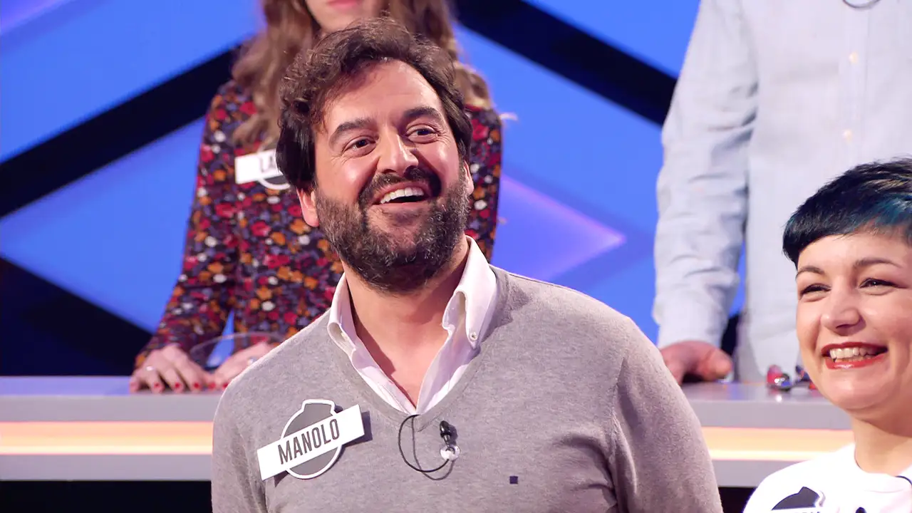 Manolo, de 'Los dispersos', vuelve a asombrar por su llamativo calzado en '¡Boom!'
