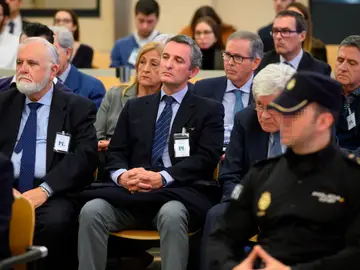 Juan Cotino y Jose Ramón Blanco Balín al comienzo del juicio por la supuesta contratación irregular de una empresa de Gürtel Juan Cotino y Jose Ramón Blanco Balín al comienzo del juicio por la supuesta contratación irregular de una empresa de Gürtel