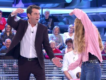 "¡Son 20 años con la misma broma!", el reproche de un concursante a Arturo Valls en '¡Ahora caigo!'