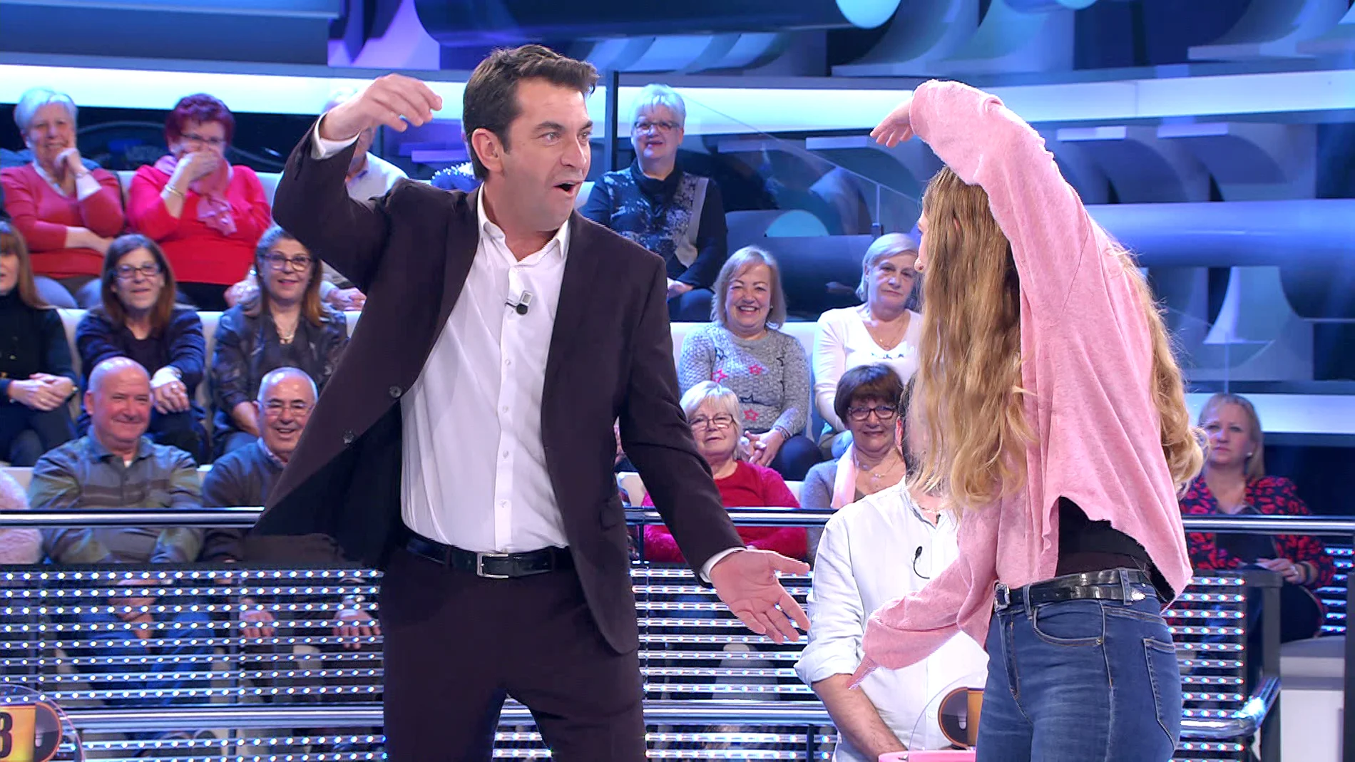"¡Son 20 años con la misma broma!", el reproche de un concursante a Arturo Valls en '¡Ahora caigo!'